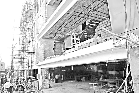Mall opens; GHMC seals it in 24 hours