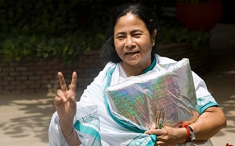 Mamata talks with Nitish, Naveen on possible Third Front
