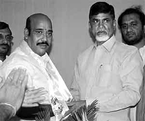 Independent MLA from Atmakur Kommi Lakshmaiah Naidu rejoined the TDP in the presence of party president N.Chandrababu Naidu at the latter’s residence