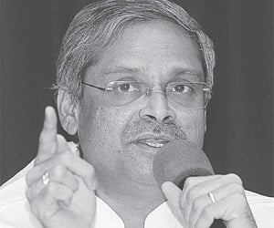 Parakala punctures Praja Rajyam