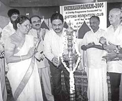 Justice T R Ramachandran Nair inaugurating the Snehasangamam organised by the Customs Recreation Club at the Palluruthy Relief Settlement in connectio