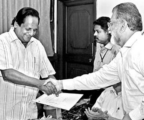 P S Veeraraghavan (left) taking over as VSSC director from Dr K Radhakrishnan at the VSSC in Thiruvananthapuram on Saturday.