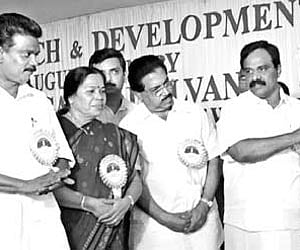 Union Minister of State for Health and Family Welfare S Gandhiselvan inaugurating the Research and Development Centre of Oushadhi at Kuttanellur in Th