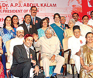 Former President Dr APJ Abdul Kalam with the members of Parsi community during the centenary celebrations of Fire Temple at Royapuram (Pic: ENS)