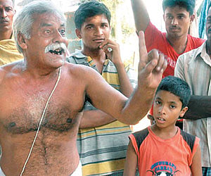 Fear of ash cloud awakens duped villagers