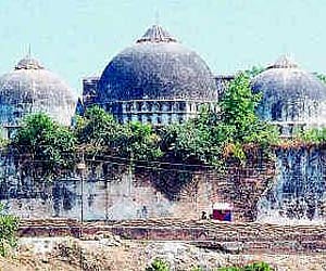 The rear view of Babri Masjid (Pic: WIkimedia Commons)