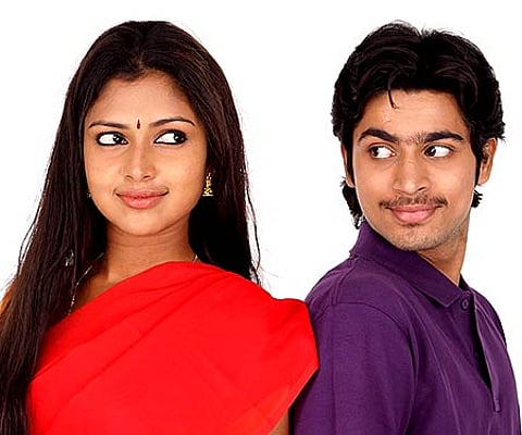 A still from 'Sindhu Samaveli', starring Harish and Anaka in the lead roles (Pic: Sampurn Pix).