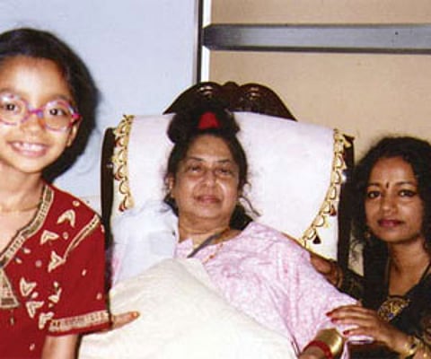 Prasanna and her daughter Anne Aami with the late writer.