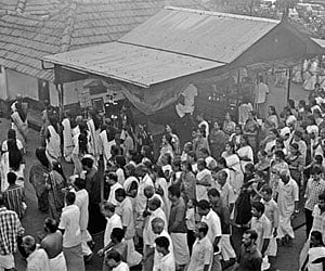 Devotees performing the 36-pradakshinam ritual at Muppathadam on Wednesday. ENS