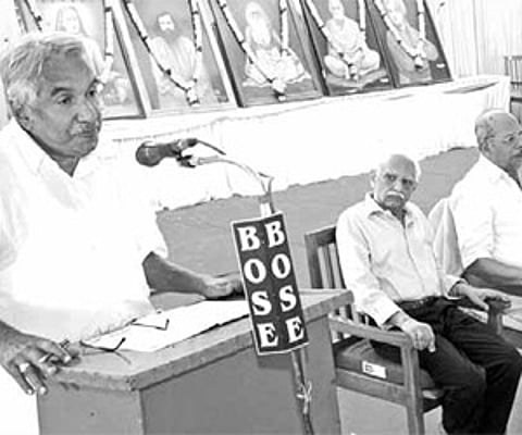 Chief Minister Oommen Chandy delivering the valedictory address, marking the conclusion of the centenary celebrations of the Ayroor-Cherukolppuzha Hi