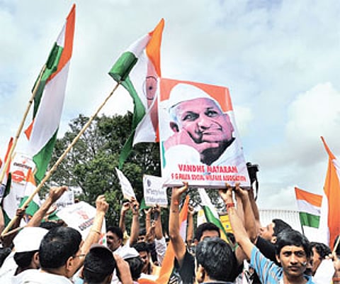 Youth supporting anti-corruption movement at Freedom Park on Sunday|Nagesh Polali & Suresh Nampoothiri.