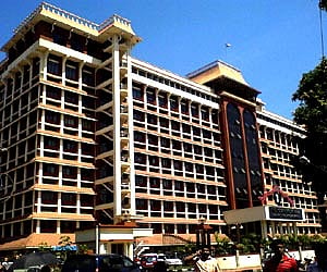 Kerala High Court complex (Image courtesy Wikimedia Commons).