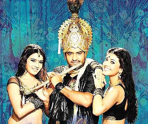 The poster of 'Brindavanam' starring Junior NTR, Kajal Aggarwal and Samantha in the lead roles.