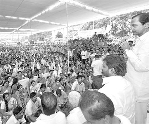 TRS president K Chandrasekhar Rao addressing the Telangana employees’ Maha Dharna at Indira Park as part of the Sakala Janula Samme in Hyderabad | EPS