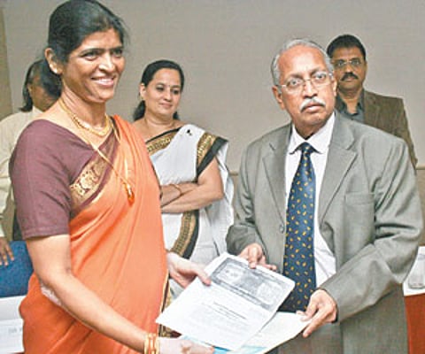 Dr V Shantha receives the Lifetime Achievement Award | EPS