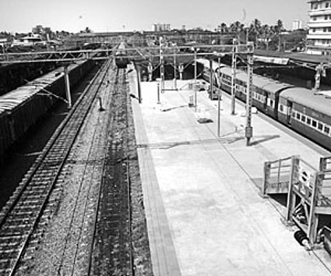 South railway station crying for facilities
