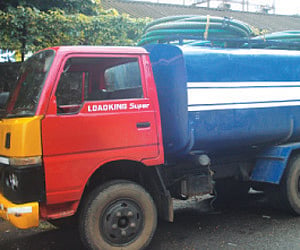 A part of the statement given by the lorry workers to the CISF. (Below) The seized tanker lorry | Express