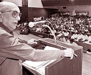 Political commentator and editor of Tamil Weekly Thuglak Cho Ramaswamy addressing the 41st anniversary of Thuglak magazine in the city on Friday.