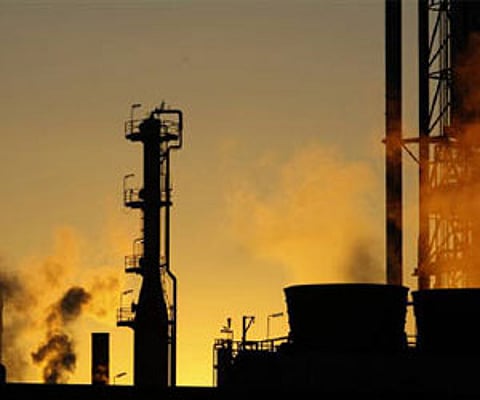 Iran re-ignites oil trade with India