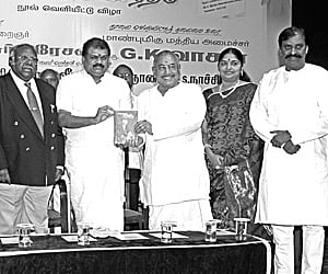 Union Minister for Shipping G K Vasan releasing the autobiography of former Supreme Court Judge A R Lakshmanan in the city on Saturday, as Justice Lak