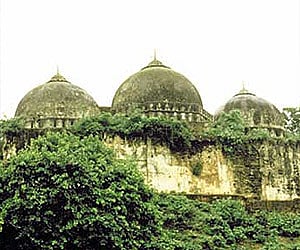 The Babri Masjid before demolition. (Image reproduced as per Wikipedia Commons licence)
