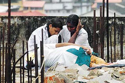Kerala nurses' strike: High suicide drama on hospital building