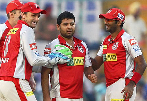 Gilchrist blames slow and dry Mohali wicket for loss