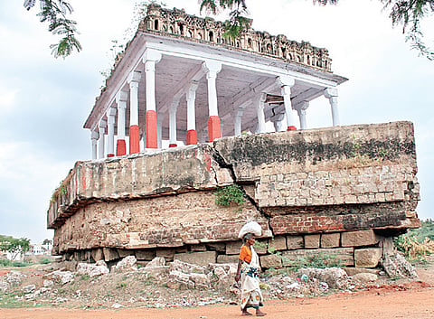 300-year-old Kallazhagar's Madurai stay crumbling