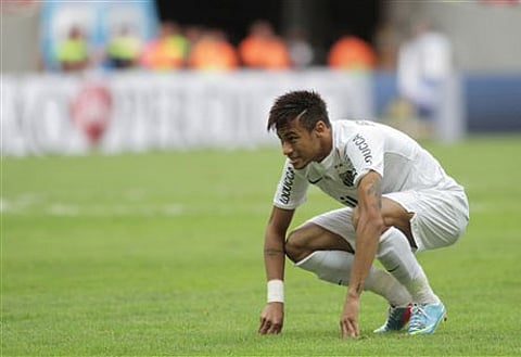 Neymar signs 5-year agreement with Barcelona