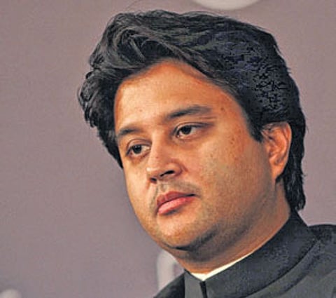 Scindia wants Srinivasan to step down