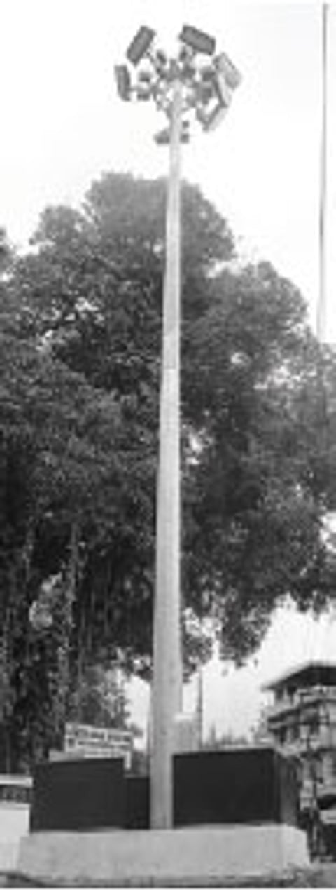 A high-mast lamp that never lights