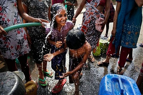 Heat wave continues, over 500 dead since April