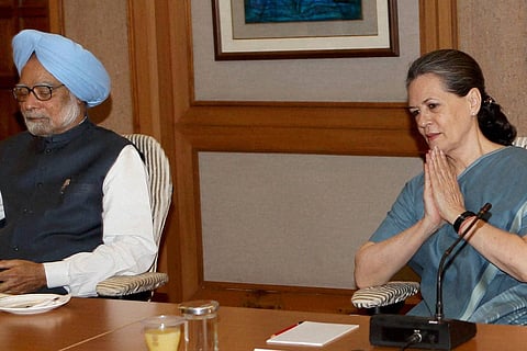 Congress top brass discusses Telangana, Food Bill issue