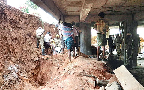 Two workers killed in wall collapse