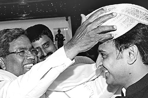 Akhilesh meets Siddaramaiah