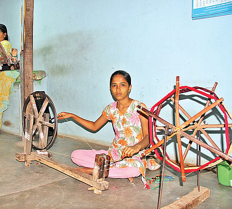 With 491 in SSLC, dindigul girl weaves IAS dream