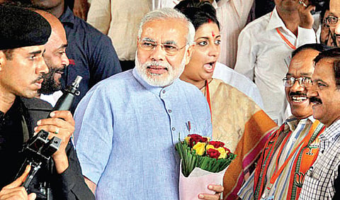 Tongues wag over Advani 'no-show' at Goa