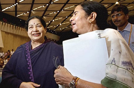 Mamata’s front call goes unanswered