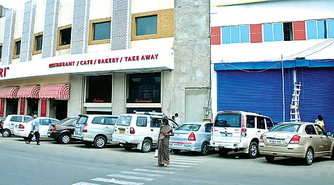 Arterial roads turned into parking zones