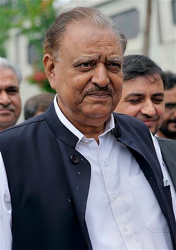 Pakistani lawmakers vote for new president