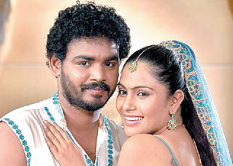Rambling Screenplay, Insipid Narration, too Many Dream Songs