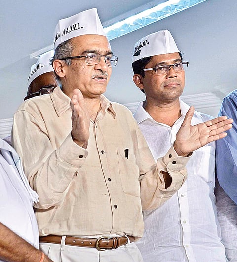 Heavyweights' Visit Turns Kumari Star Seat