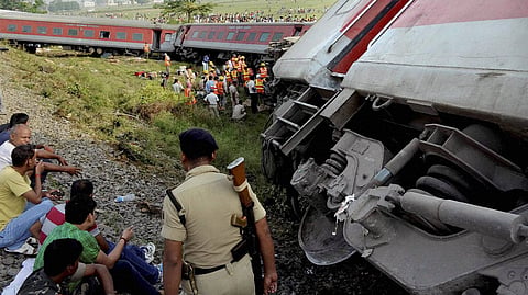 4 Killed, 8 Injured as Delhi-Dibrugarh Rajdhani Express Derails in Bihar, 'Sabotage' Suspected