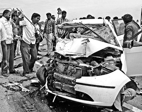3 Killed, 6 Injured As Car Rams Van on NH