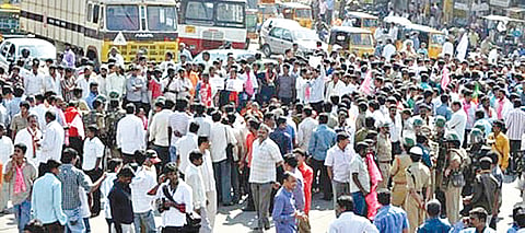 61.88 Lakh Migrants Living in Telangana