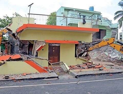 Demolition Drive In and Around Sarakki Lake Turns To Rubble