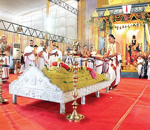 Thousands Have Netra Darshan of Lord Venkateswara at Guntur