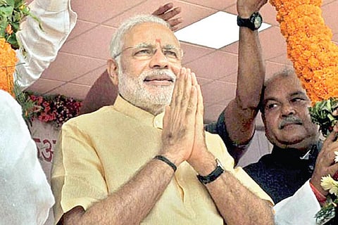 Modi in Heartland, Naxals Kill Hostage