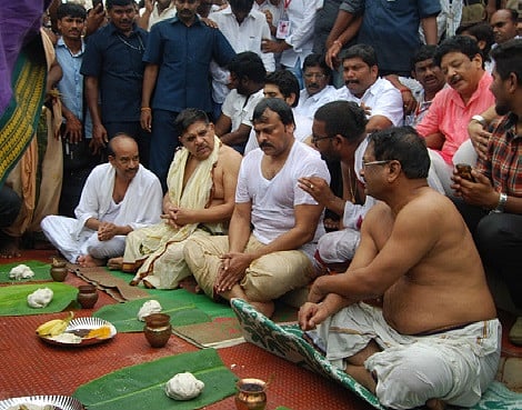 VIP Visits Keep Pushkaram Officials on Their Toes