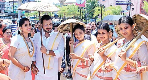 Muktha Ties Knot with Rinku Tomy